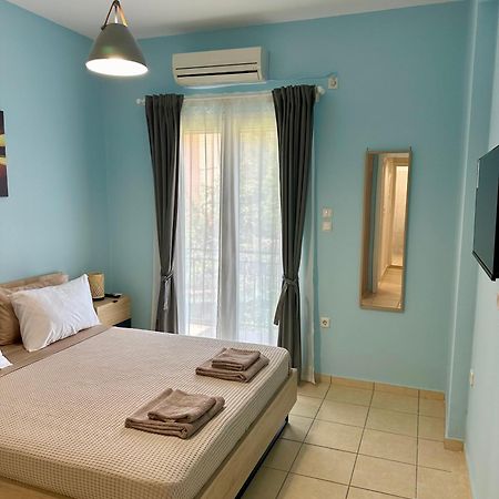 Seaside Escape Apartments - Poseidon Palaiá Fókaia エクステリア 写真