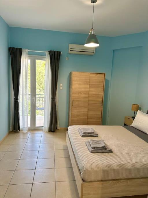 Seaside Escape Apartments - Poseidon Palaiá Fókaia エクステリア 写真