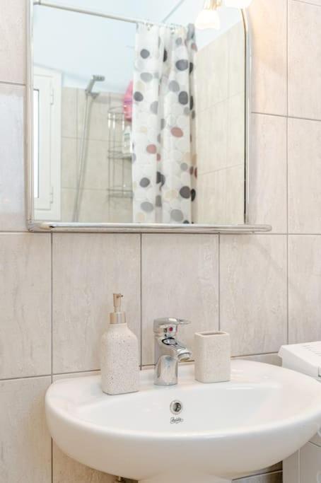 Seaside Escape Apartments - Poseidon Palaiá Fókaia エクステリア 写真