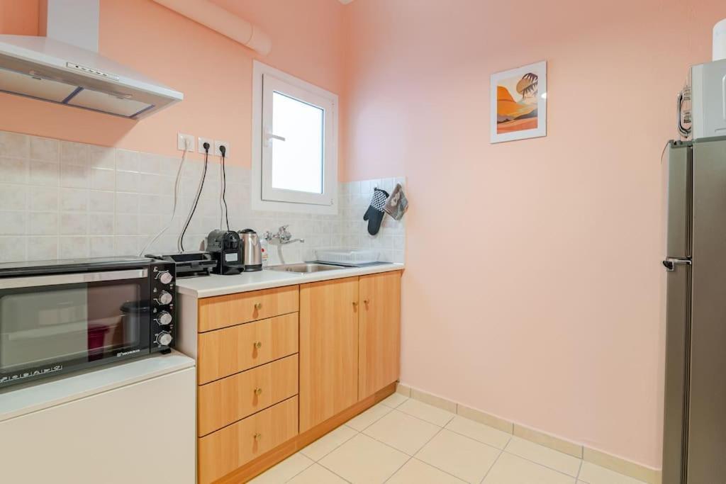 Seaside Escape Apartments - Poseidon Palaiá Fókaia エクステリア 写真