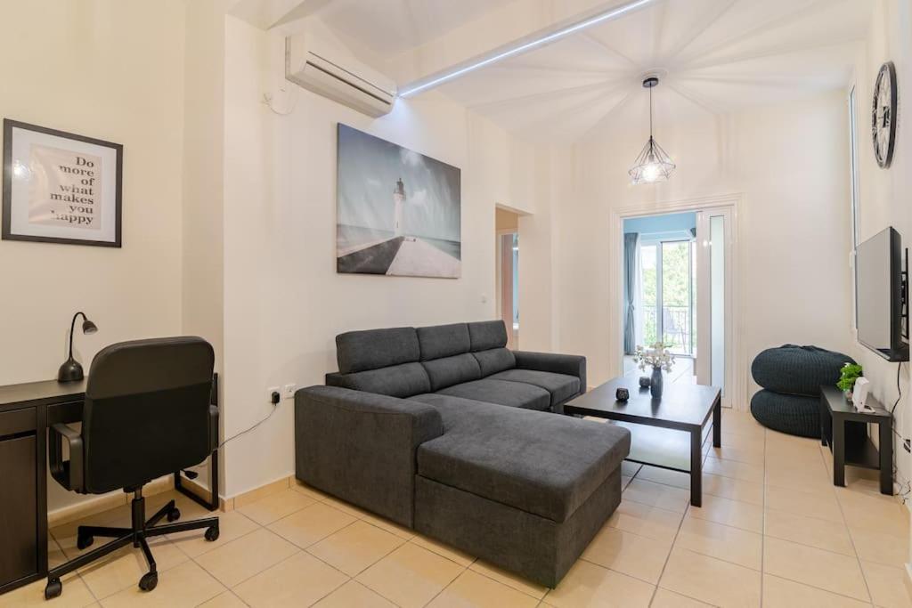 Seaside Escape Apartments - Poseidon Palaiá Fókaia エクステリア 写真
